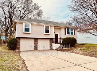 1105 NE Lindsay Ave, Lees Summit, MO 64086
