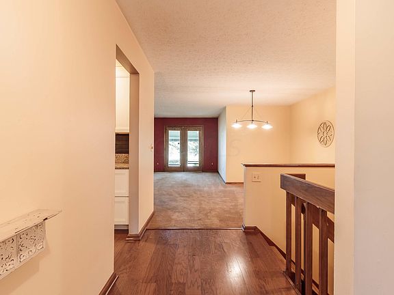 3rd image of 3176 Parkview Dr