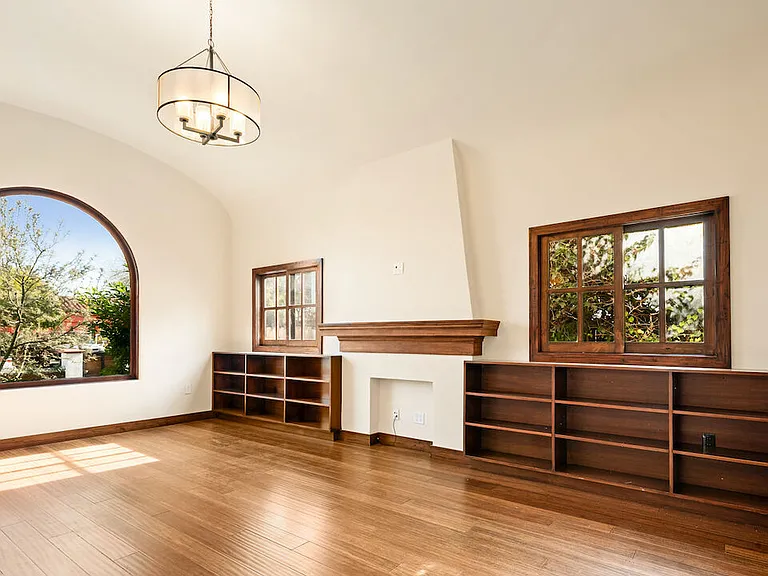 637 N Alta Vista Blvd — Photo 3