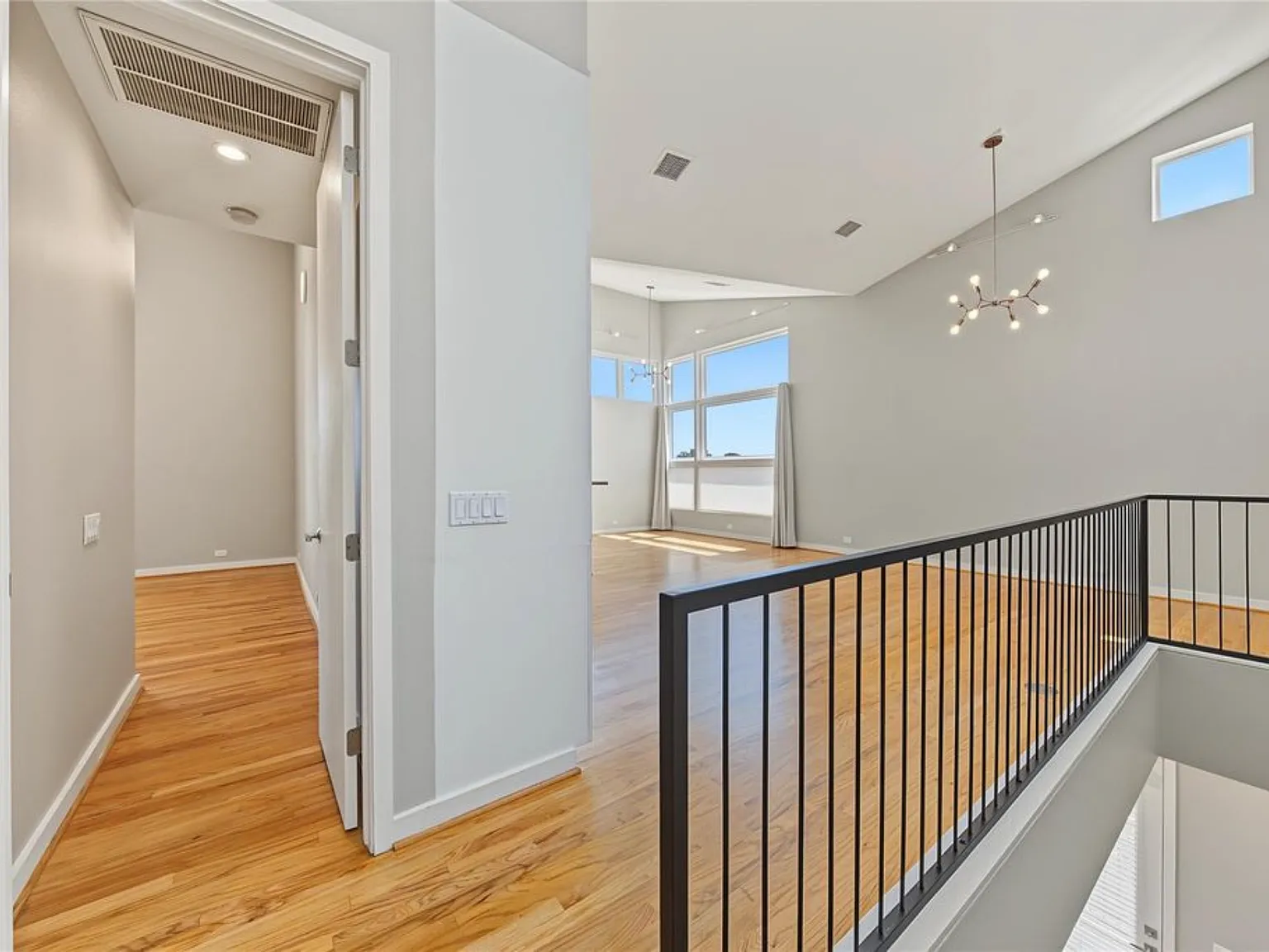 2 bed, 2.5 bath, 2000 sqft, $875 — Photo 2