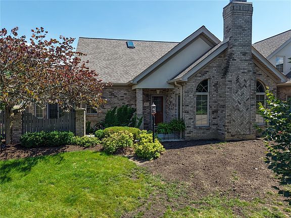 2nd image of 905 Cherry Hill Dr