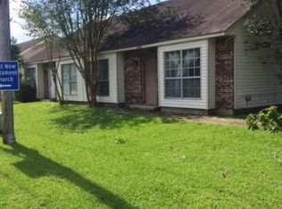 10744 Stanley Aubin Ln, Baton Rouge, LA 70816