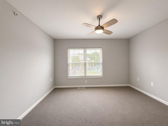5th image of 326 Cape Dr SE
