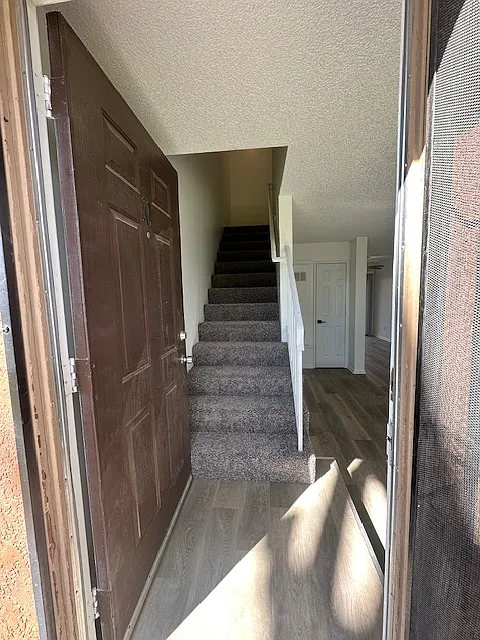 2 bed, 1.5 bath, 950 sqft, $1,775 — Photo 2