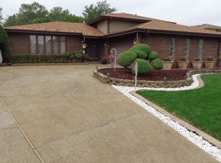 15034 Jones Ct, Oak Forest, IL 60452