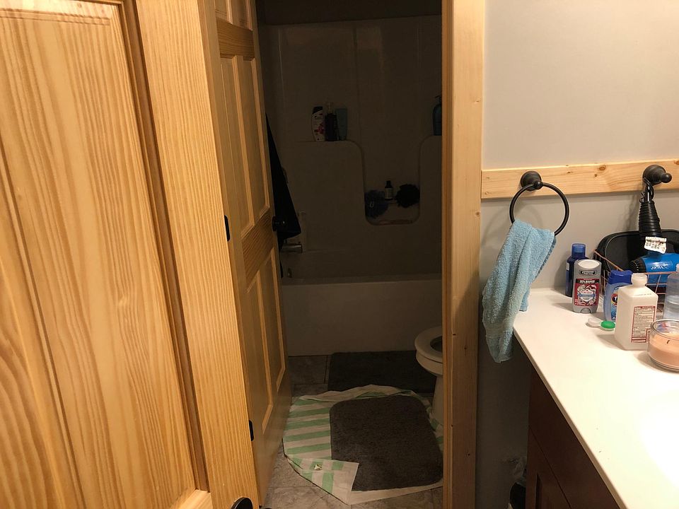1st image of 180 W 2nd St APT 3