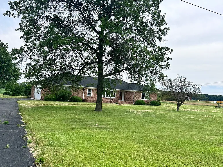 1041 N US Highway 421 — Photo 2