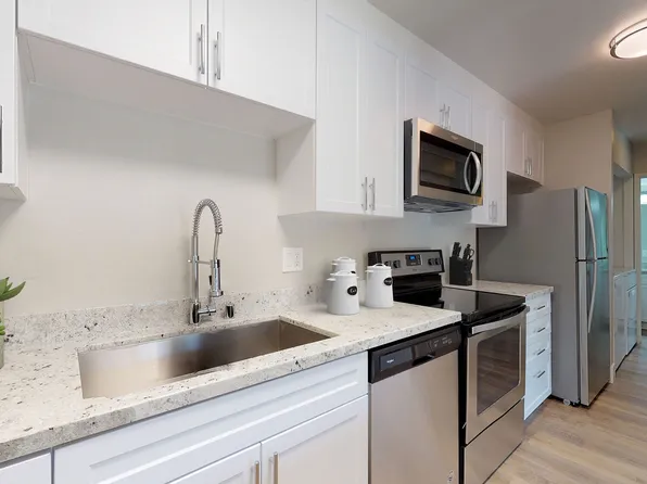 Artisan Claremont, 410 S Indian Hill Blvd #51, Claremont, CA 91711