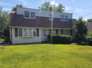 72 W George Pl, Iselin, NJ 08830