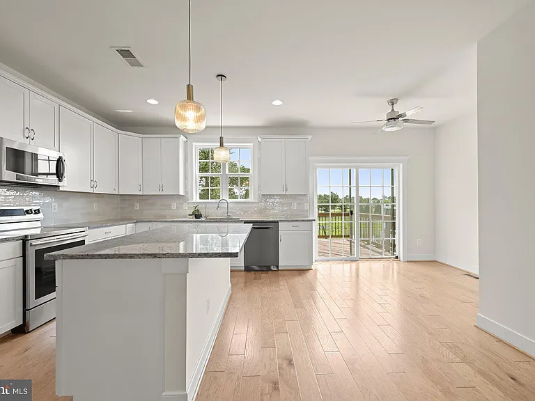 212 Upper Brook Ter — Photo 14