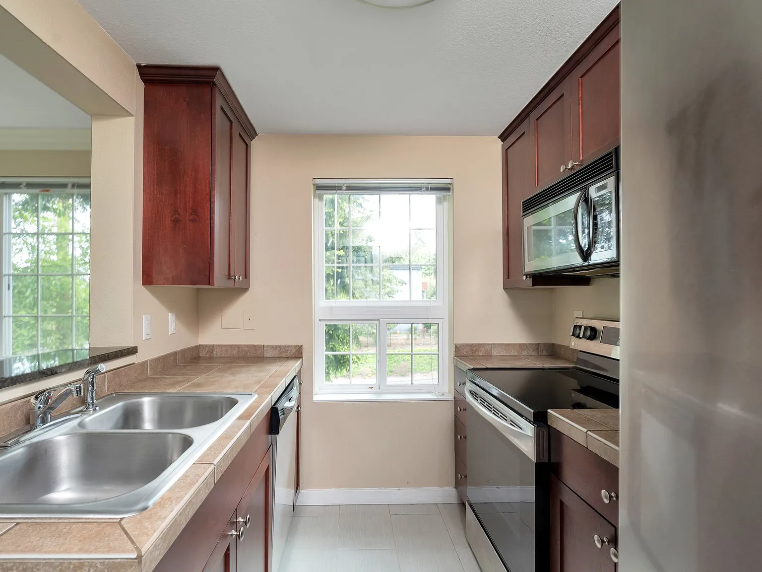 1 bed, 720 sqft, $1,700 — Photo 3