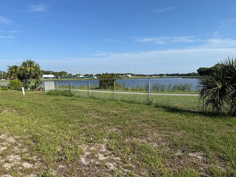 816 Angela Ave — Photo 16