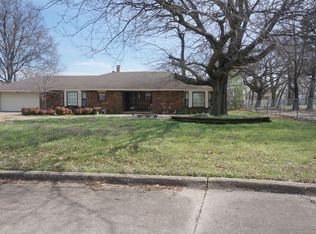 413 Hickory Dr, Henryetta, OK 74437