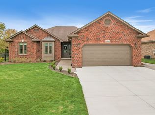 18942 Plantation Dr, Macomb, MI 48044