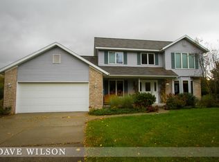 7976 Hickory Dr NE, Rockford, MI 49341
