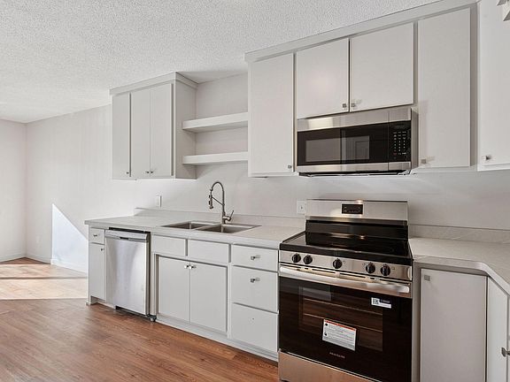 3rd image of 775 Evergreen Ct