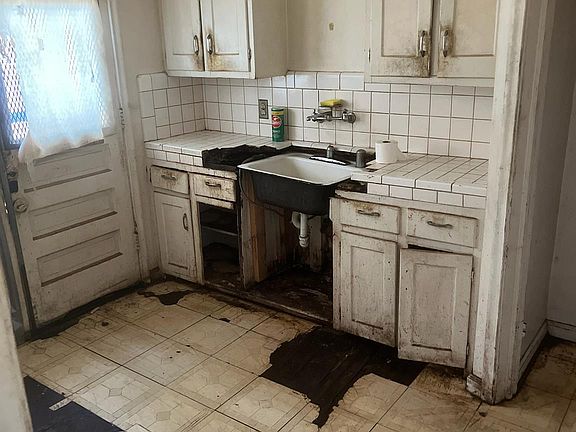4th image of 12664 Kelly Rd