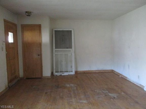 4th image of 18700 Harlan Dr
