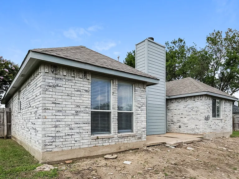 706 Valleycreek Rd — Photo 15