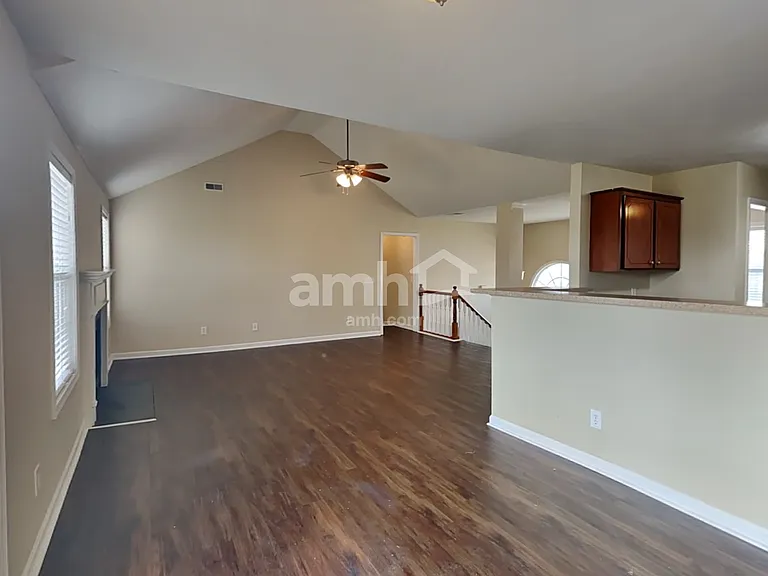 733 Clear Cir — Photo 8