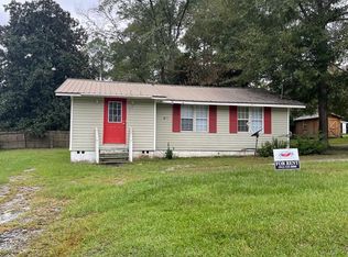 28 Lakeview Dr, Mc Rae, GA 31055