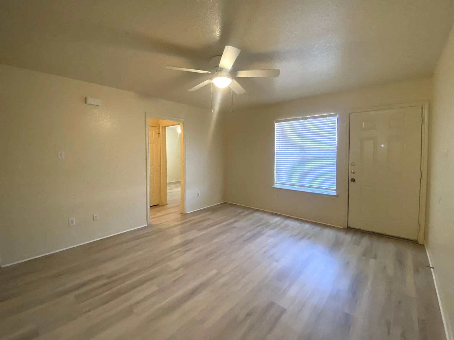 3 bed, 1150 sqft, $850 — Photo 2