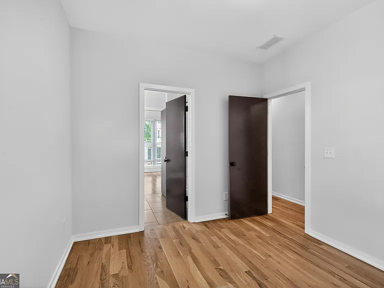 454 Calhoun St NW #B — Photo 3