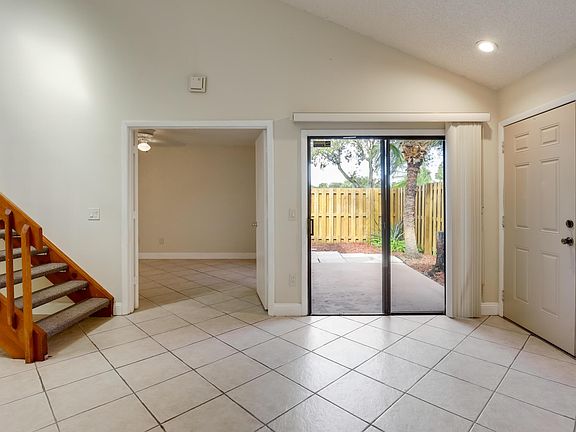 4th image of 4208 Palm Bay Cir APT B