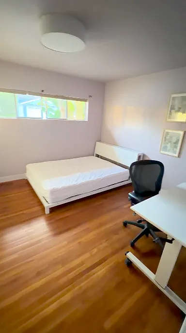 9 bed, 346 sqft, $1,350 — Photo 3