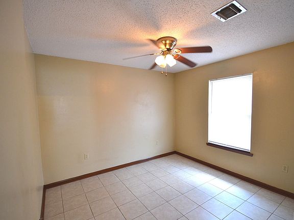 4th image of 313 Eauclair Dr