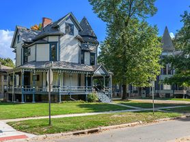 324 Stuart Ave, Kalamazoo, MI