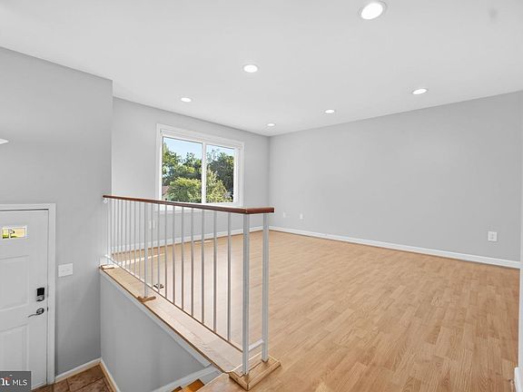 5th image of 9136 McHenry Ln