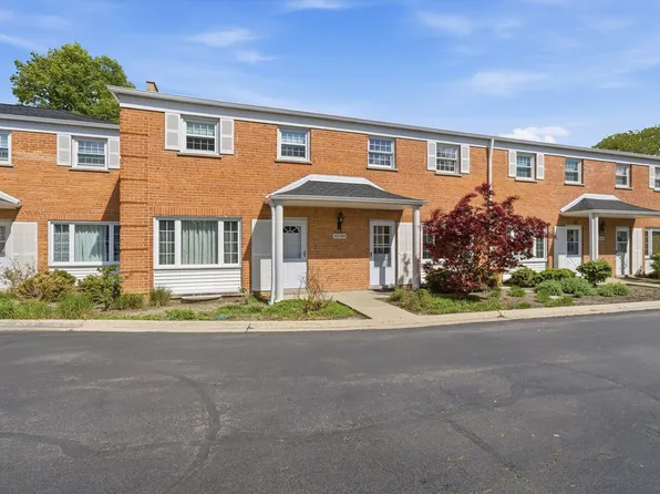 2138 Rugen Rd APT A, Glenview, IL 60026