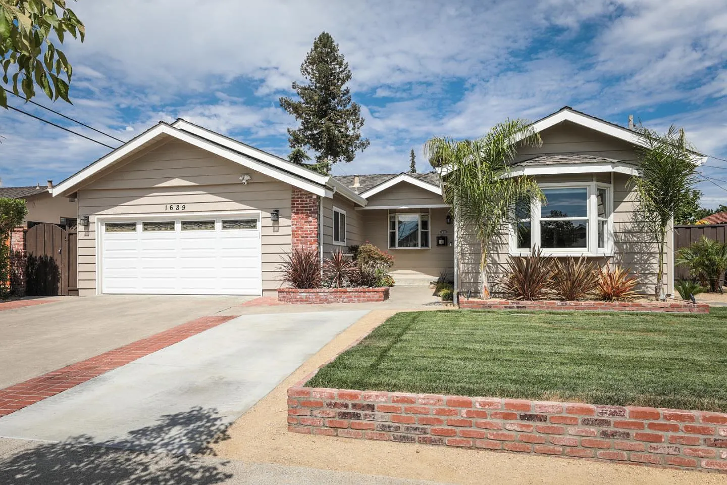 1689 Castro Dr photo 1