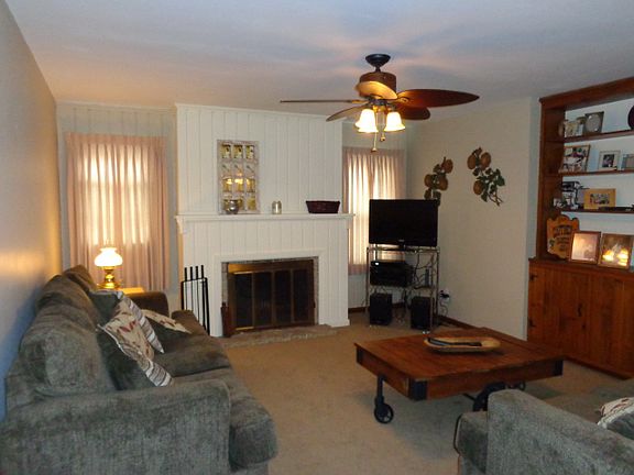 5th image of 24 Elmwood Dr