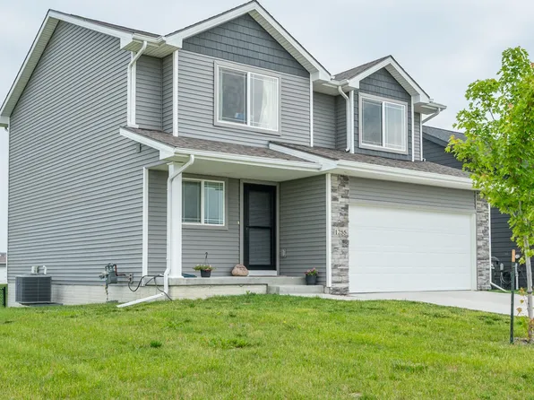 1255 NW Pine Bluff Cir, Waukee, IA 50263