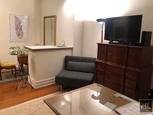 Rented by Highline Residential | media 28