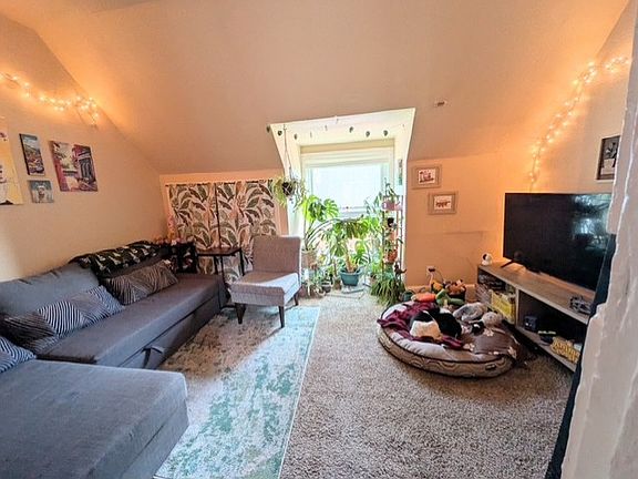 3rd image of 125 S Graham St #3