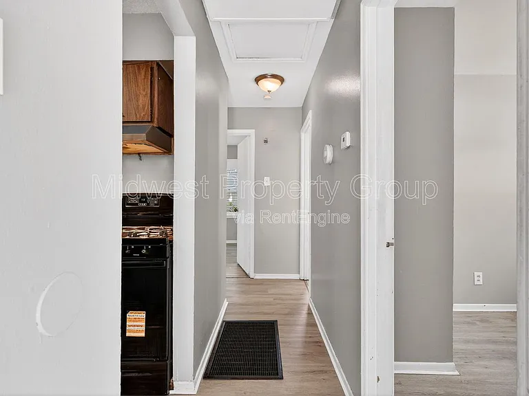 345 Caithness Rd — Photo 9