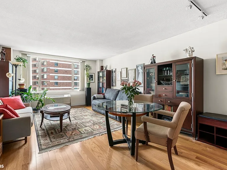 130 W 67th St #20B — Photo 1