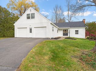 2169 Appletree Ln, Niskayuna, NY 12309