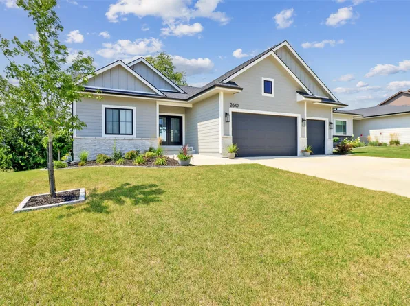 2610 Adobe Dr, Waukee, IA 50263