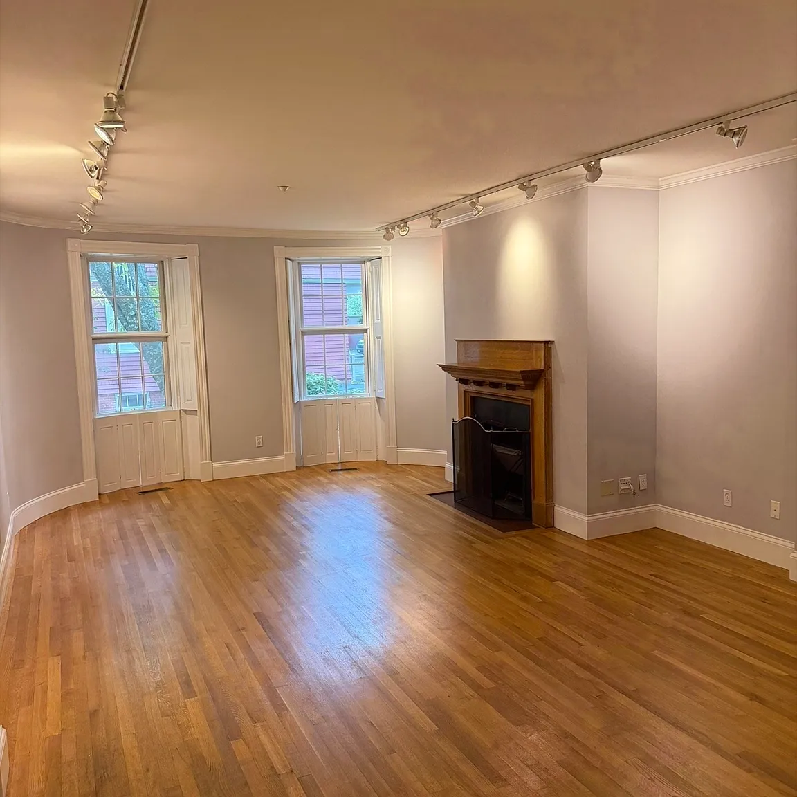 2 bed, 1061 sqft, $4,200 — Photo 1