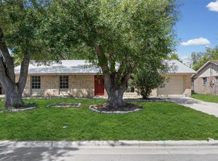 1401 Trinity St, Lockhart, TX 78644