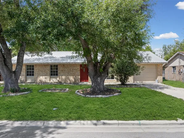 1401 Trinity St, Lockhart, TX 78644