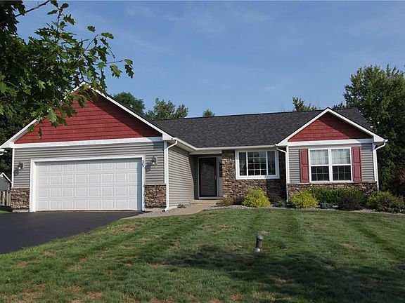 3rd image of 35 Aspen Springs Dr