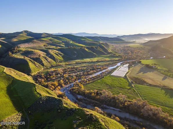 11 Mail Rd, Lompoc, CA 93436