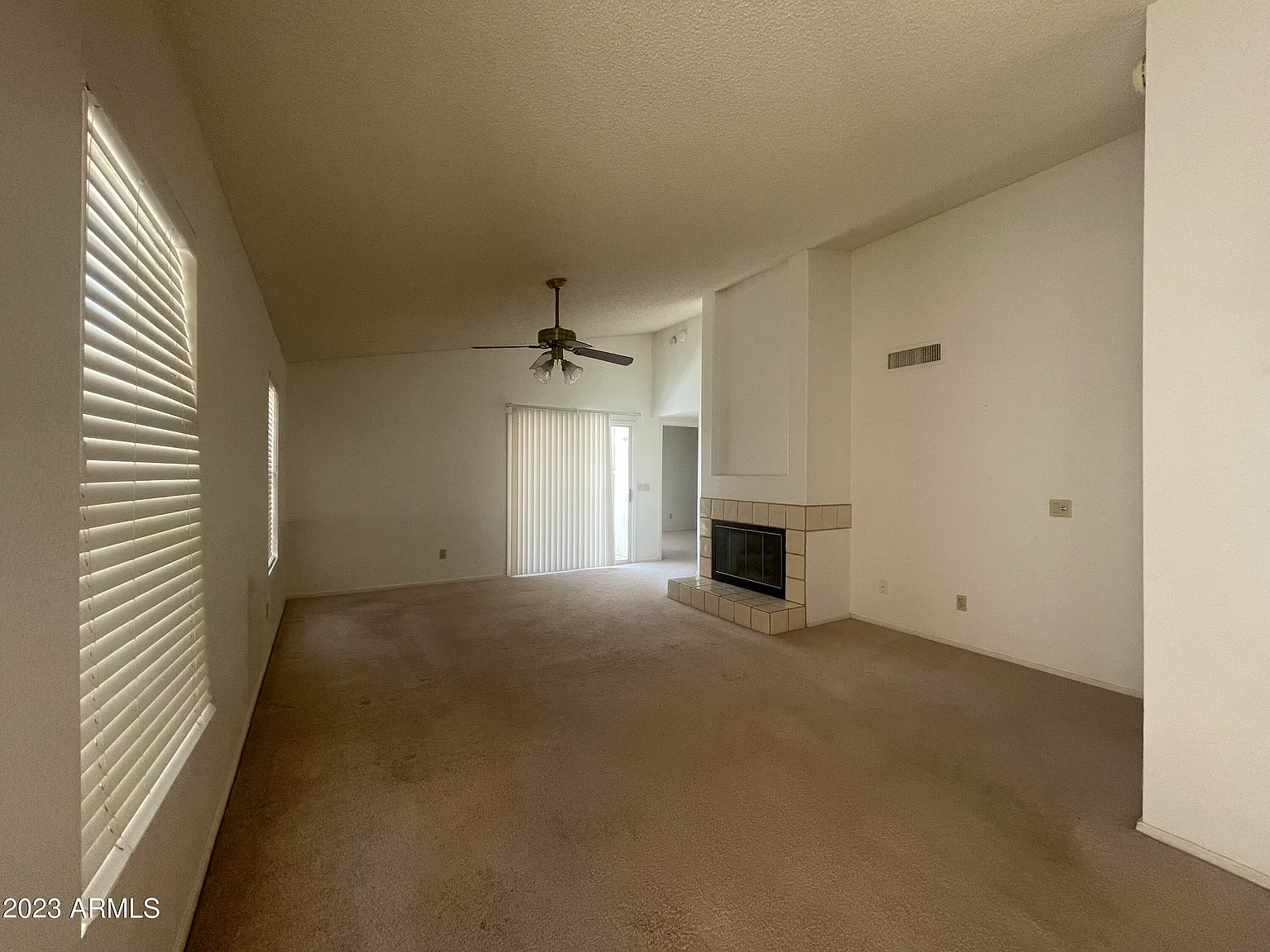 3 bed, 2.0 bath, 1242 sqft, $1,995 — Photo 3
