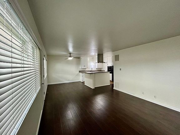 3rd image of 1717 Manhattan Ave APT 2