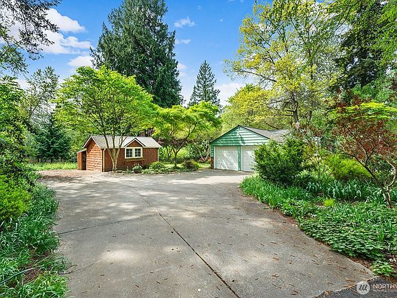 3rd image of 4423 NE 178th Street